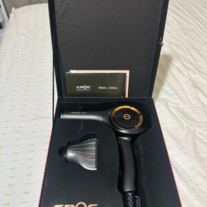 Croc Professional Hair Dryer in Black and Gold